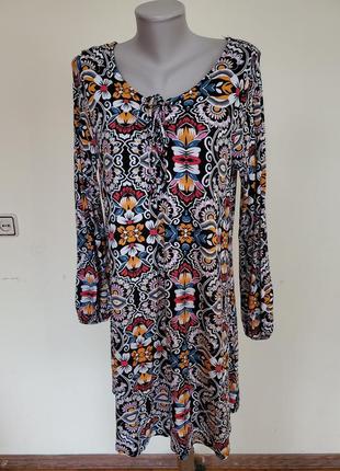 Шикарное брендовое трикотажное платье красивой расцветки свободного фасона1 фото