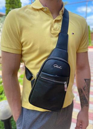 Мужская кожаная удобная нагрудная сумка слинг чёрный