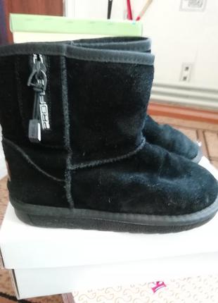 Угги для девочки. 35 размер