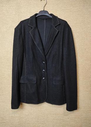 Черный теплый пиджак жакет блейзер с отсрочкой2 фото