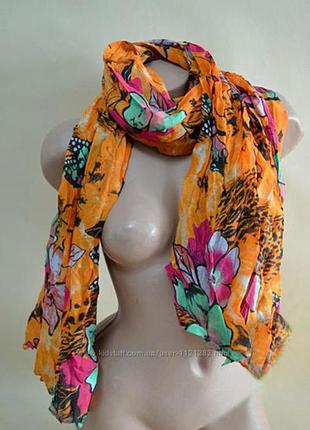 Яркий женский шарф цветочный принт