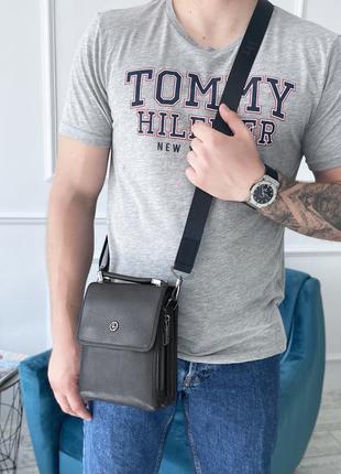 Мужская кожаная сумка мессенджер через плечо на два отделения с ручкой h.t. leather черная3 фото