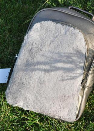Женский меховый рюкзак