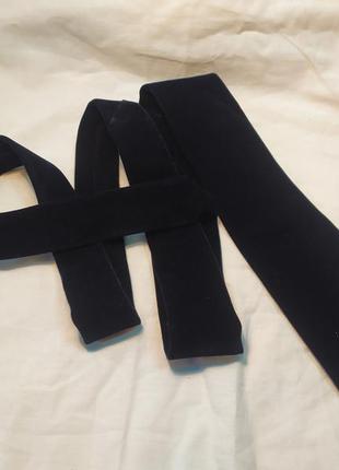 Бархатный галстук темно-синего цвета. новый