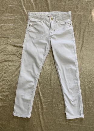 Белые джинсы скинни с разрезами внизу h&m на 10-11 лет