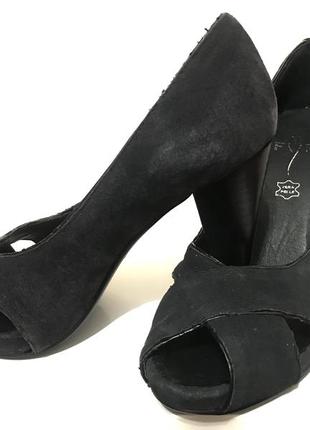 Шкіряні туфлі