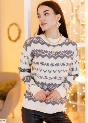 Стильный актуальный свитер р 42-46