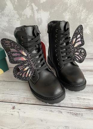 Зимові черевики з метеликами2 фото