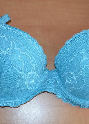 Красивий бюст c&a, 85c