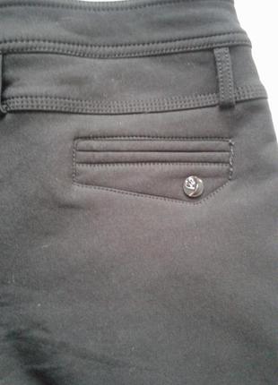Плотные черные стрейчевые брюки на флисе3 фото