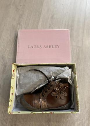 Шкіряні черевички laura ashley 2