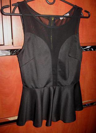 Топ с баской черный