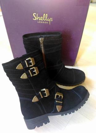 Замшеві черевики на тракторній підошві з пряжками