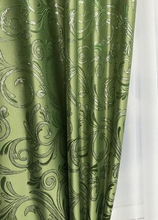 Портьерная ткань для штор жаккард зеленого цвета с вензелями