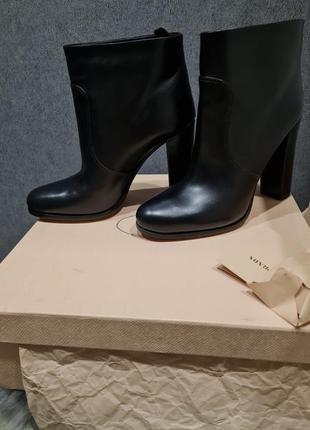 Черевики prada