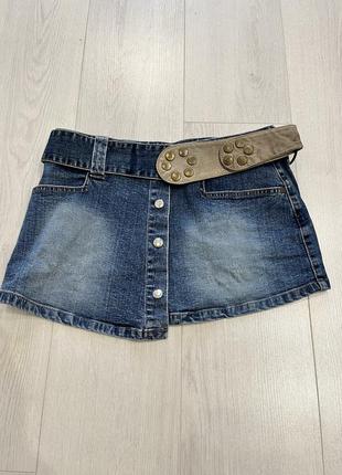 Короткая стильная джинсовая юбка