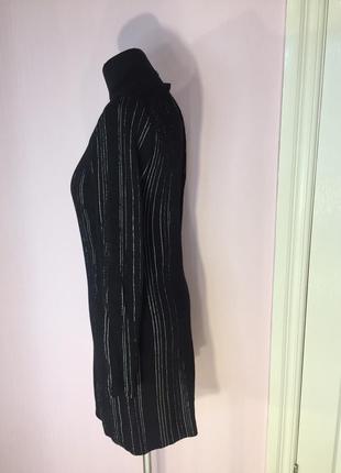 Чорне плаття з блискучими нитками, з рукавами, з вирізом на спині2 фото
