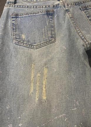 Стильные укорочённые джинсы с серебристым напылением6 фото