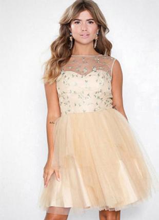 Бежеву сукню з фатиновой спідницею lipsy