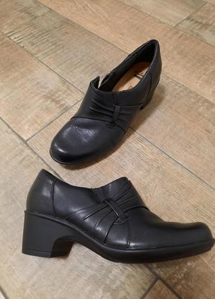 Туфлі clarks