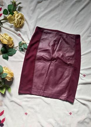 Бордовая юбка с вставками эко кожи1 фото