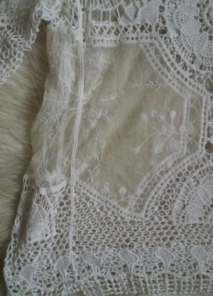 Кружевная блуза-туника со вставками из сетки4 фото