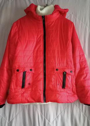 Легкая утепленная стёганая куртка с капюшоном,2xl(46-50разм).2 фото