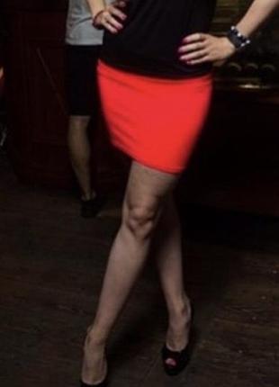 Яркая мини юбка h&m 5