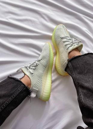 Adidas yeezy 350 жіночі кросівки адідас ізі9 фото