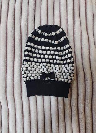 Шапка в полоску от guess