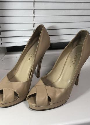 Каблук шпилька