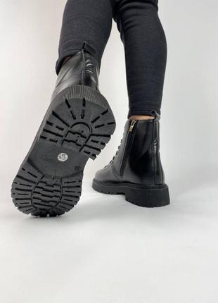 Женские ботинки на флисе черные3 фото