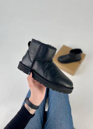 Зимові уггі ugg mini black на овчині2 фото