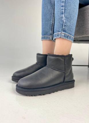 Зимові уггі ugg mini black на овчині6 фото