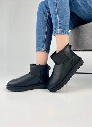 Зимові уггі ugg mini black на овчині9 фото