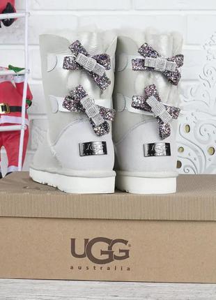 Угги женские кожаные на овчине ugg australia белые с бантами2 фото