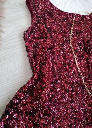 Бордовое платье, блестящие пайетки вышитые узорами.5 фото