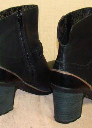 Сапоги женские демисезонные полусапожки кожаные черные clarks4 фото
