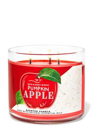 Трехфитильная свеча ароматизированная bath & body works - pumpkin apple