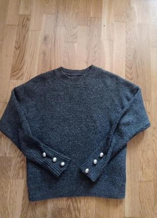 Светр з гудзиками