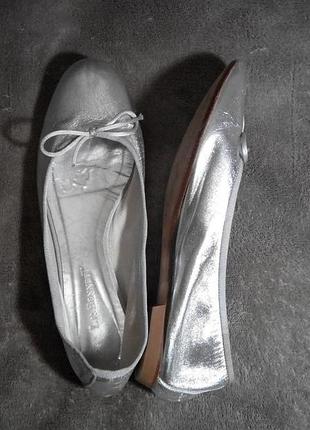 Кожаные туфли балетки бренда l.k.bennett