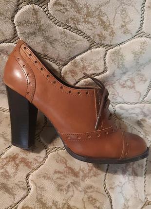 Туфлі шкіряні 38 р