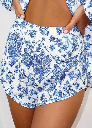 Шорты короткие