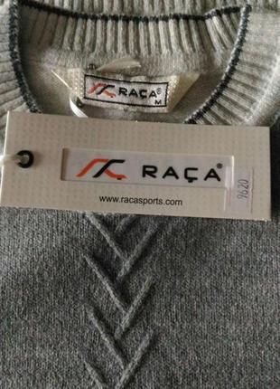 Полномерный красивый мужской свитер 