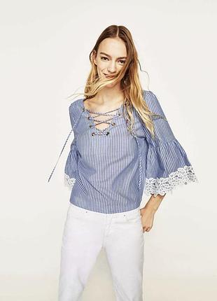 Полосатая блуза zara с кружевом и люверсами