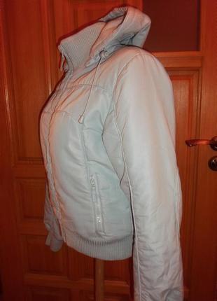 Распродажа курток стильная укороченная на синтепоке с капюшоном голубая р. s -m3 фото