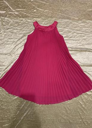 Шикарное нарядное  платье h&m плиссированное от горловины на 7-8 лет