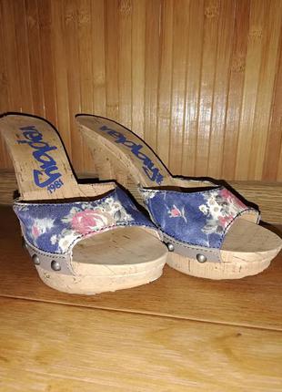 Туфли на каблуке