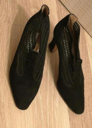 Брендові натуральні замшеві туфлі з сіткою гумкою