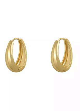Тренд новые серьги кольца широкие капли под золото сережки золотистые минимализм кульчики6 фото